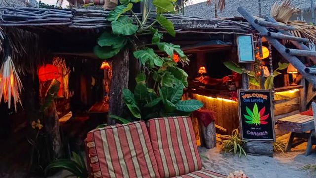 Cannabis Bar Lipe storefront