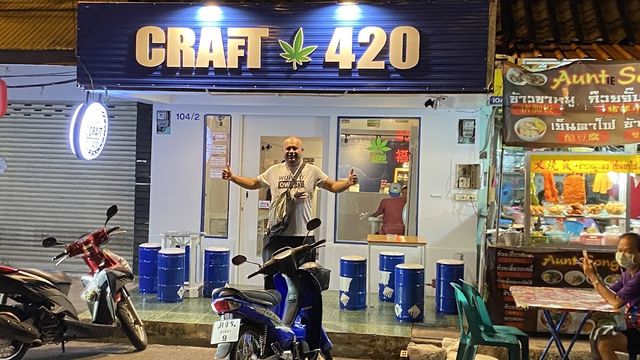 Bangkok Garden Cannabis Ganja Shop @soi8 storefront