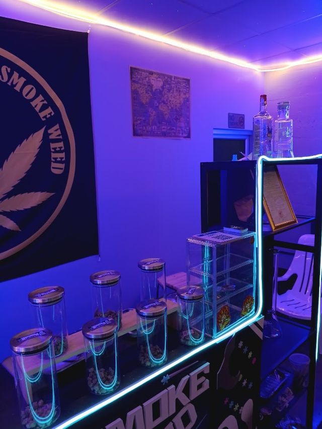 Stonehenge 420 storefront