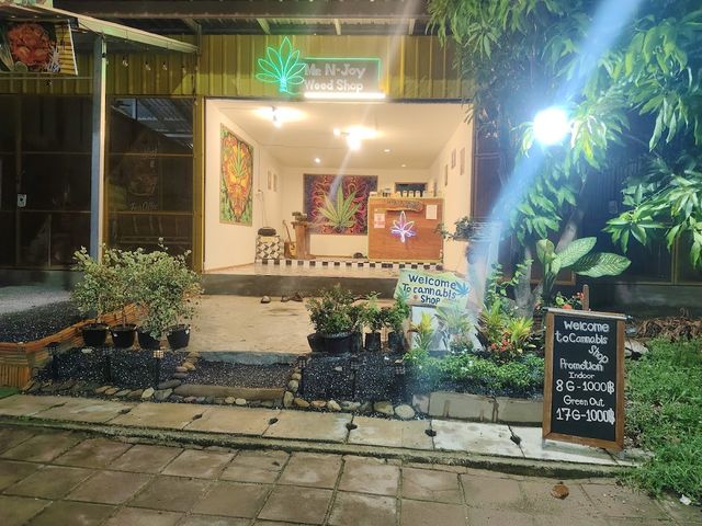 Mr. N-joy weed shop storefront