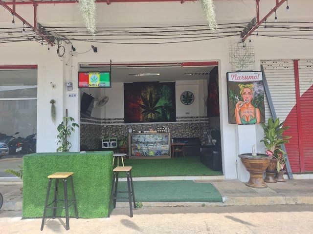 CANNABIS Moon & Dindan Betta karon PHUKET storefront