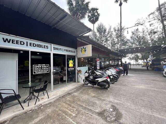 Duckside Cannabis shop Karon storefront