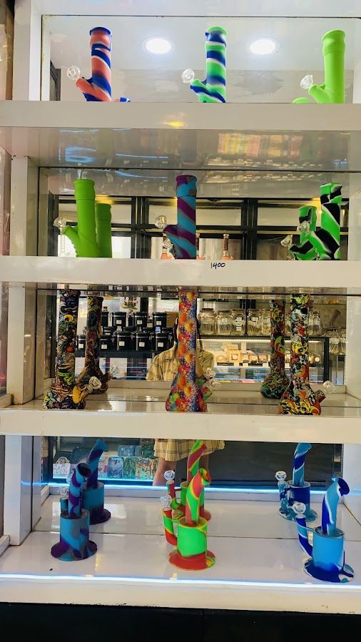The Weed Club Karon storefront