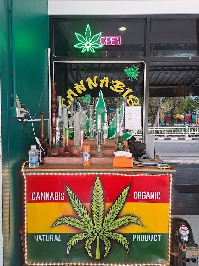 CannabisLabs - Local weed storefront