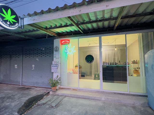 Black Pearl Cannabis storefront