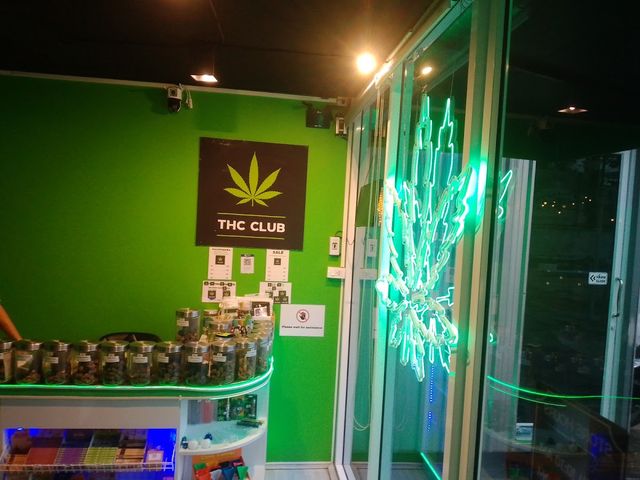 THC CLUB 2 - Weed Marijuana Cannabis Shop Patong & Delivery - магазин марихуаны storefront