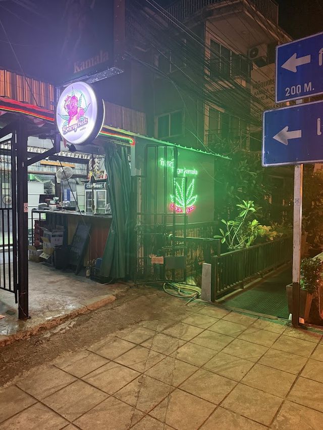 Bracey Budz /Cannabis dispensary/Cannabis store /Weed shop/ganja store storefront