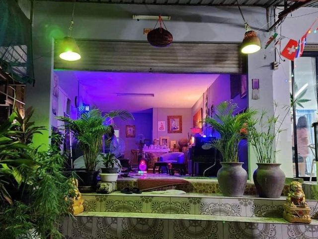 Heng dee cannabis storefront