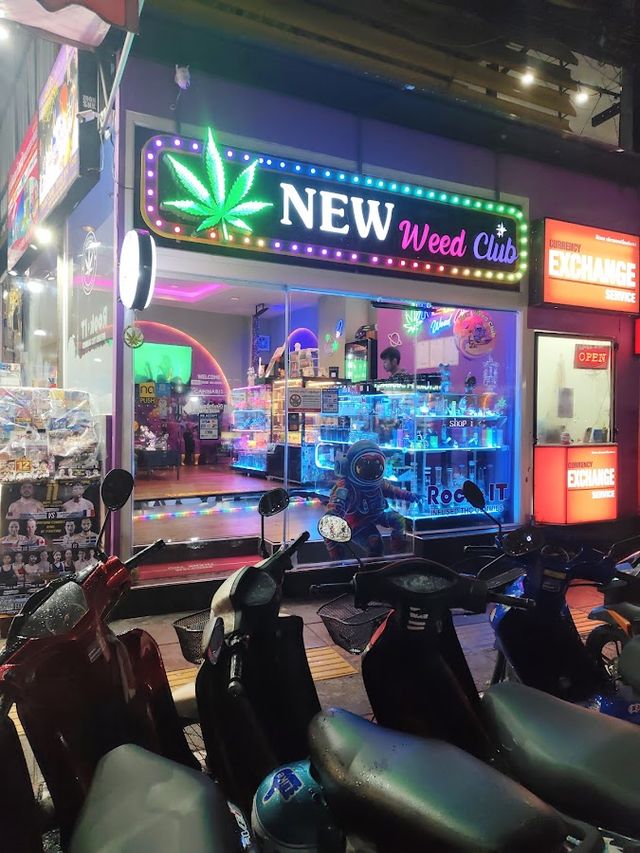 New weed club storefront