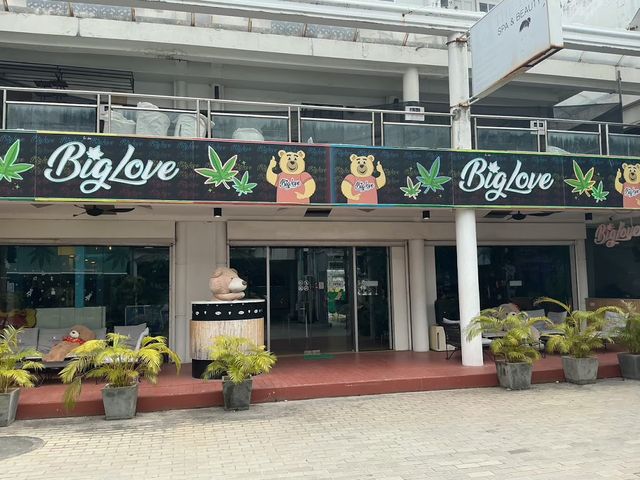 Big Love – Weed & Cannabis Bar storefront