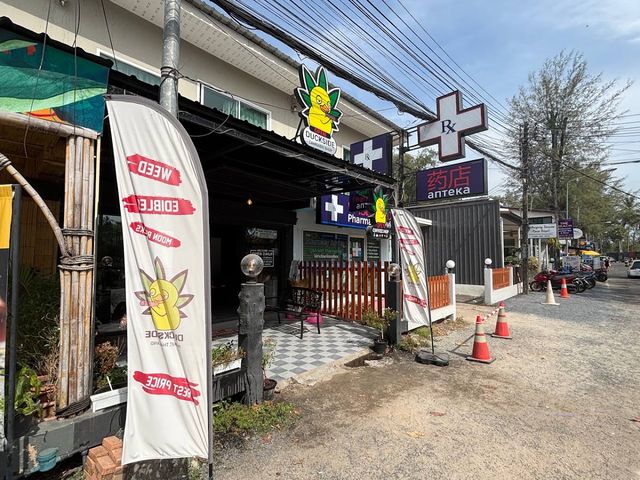 DUCKSIDE cannabis shop Nai Yang storefront