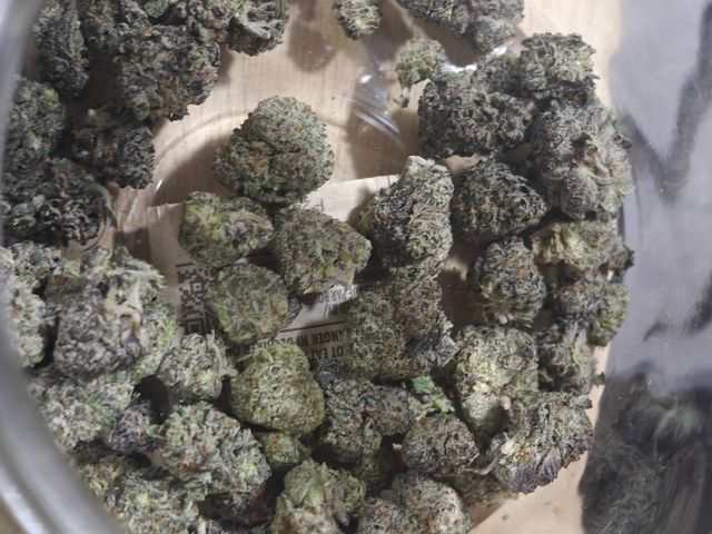 Weed Pearl storefront