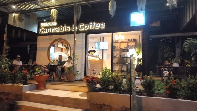 SoHighSo Cannabis & Coffee storefront