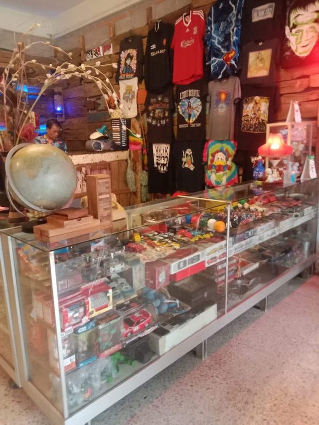YENTA WEED storefront
