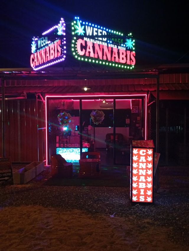 WEED MAKER AONANG storefront