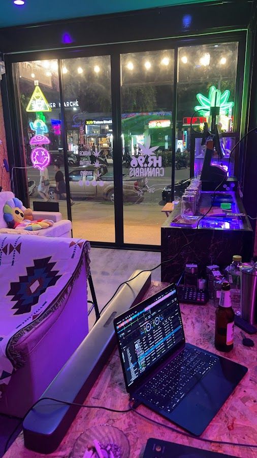 CANNABIS HR.96 storefront