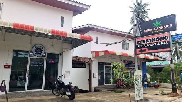 Rern Cannabis Klong-Muang Branch storefront