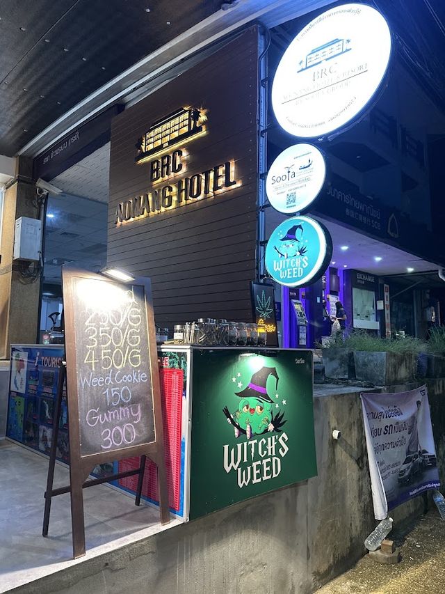 Witch’s Weed storefront