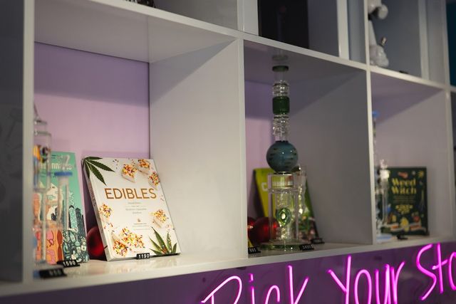 Library Cannabis shop, Weed Shop, Dispensaire Koh Samui storefront
