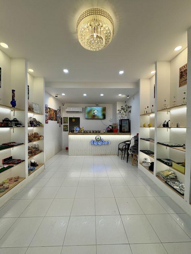 KanAeng (กัญญเอง) Cannabis shop storefront