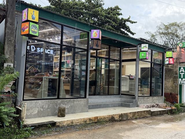Choo Choo Hemp Weed Shop x Edibleland | Haad Rin Koh Phangan storefront