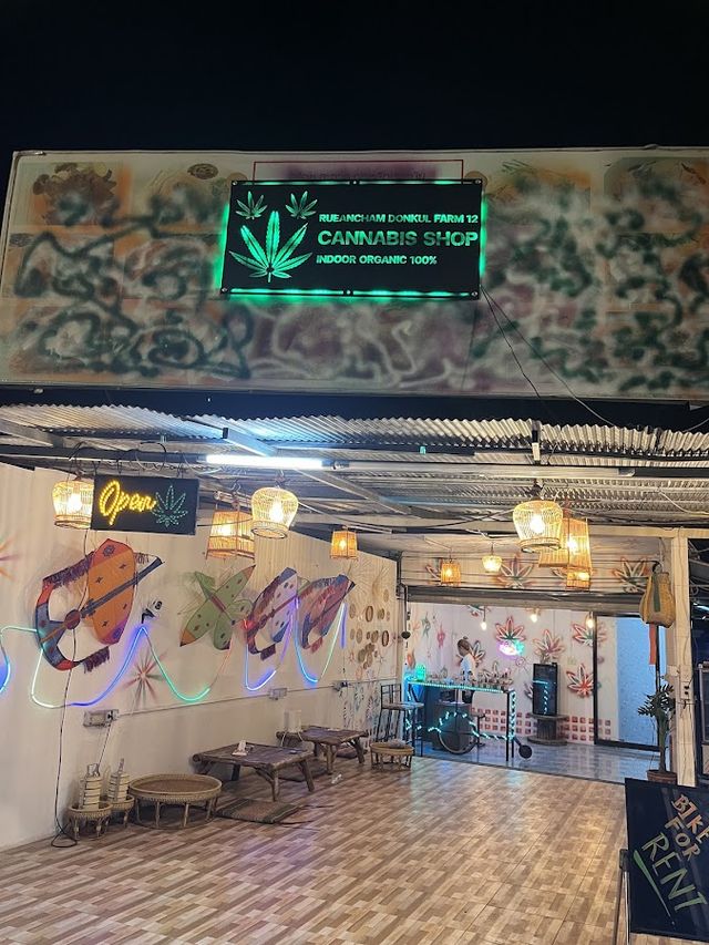 Rueanjum Donkul Weed Shop storefront