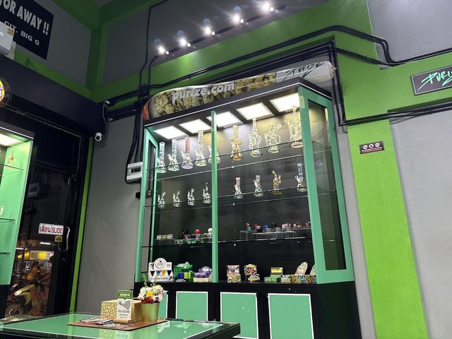 Zen Cannabis and Coffee Shop storefront