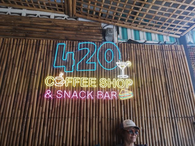 420 Smokey Phangan storefront