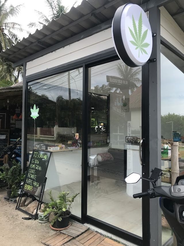 JJ cannabis storefront