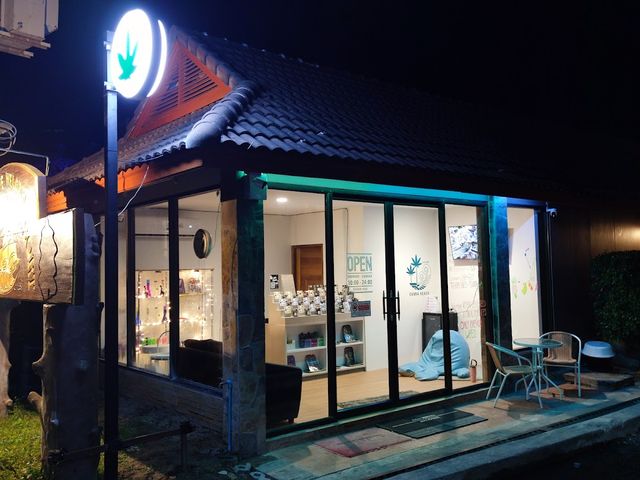 Canna Beach Dispensary 2 storefront