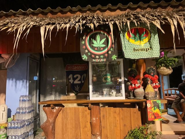 Munchai Ganja storefront