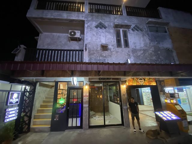 Bangbai cannabis storefront