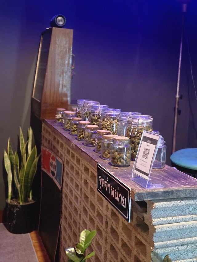 ร้าน ESCOBAN CANNABIS MAESAI storefront