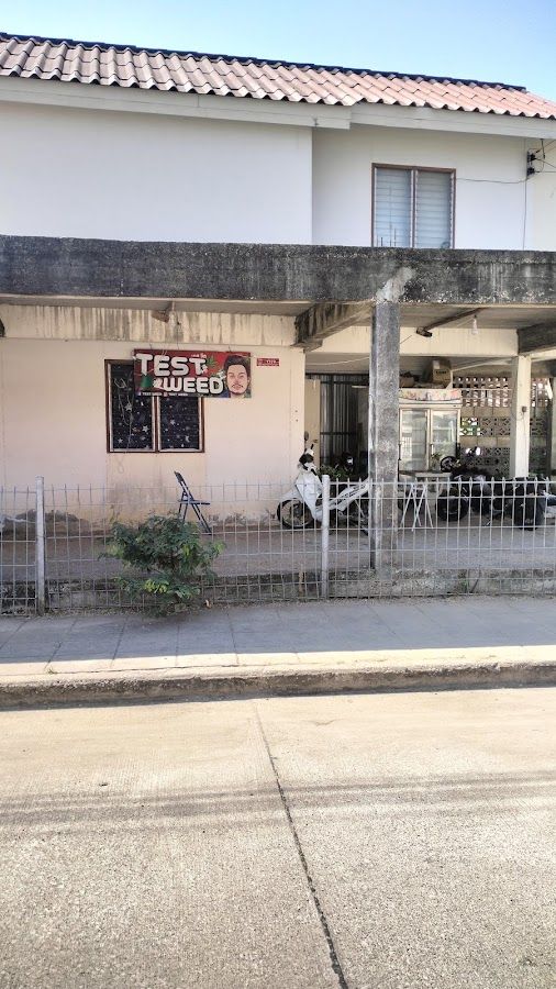 TEST WEED @ประตูม้า storefront in Lampang