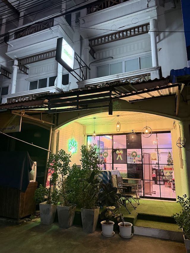 CNN420 Cannabis Store (ร้านกัญชาใกล้ฉัน)WEED 附近的大麻店 storefront