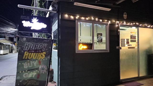 ร้านกัญชา วี๊ด.วิ้ว หนองป่าครั่ง Cannabis Shop WEED.WIW NongPaKhrang storefront