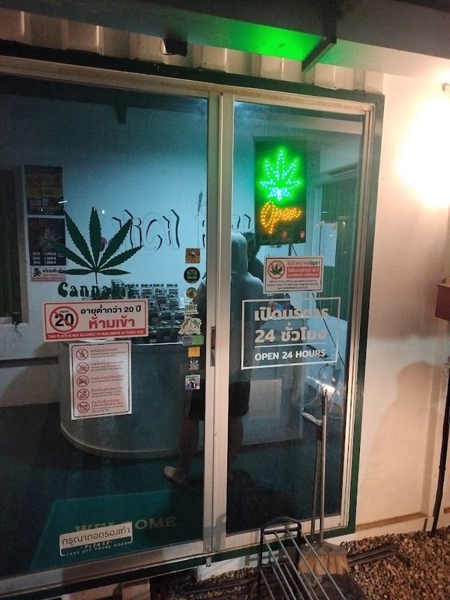 Weed Shop Superbud@Saraphi storefront