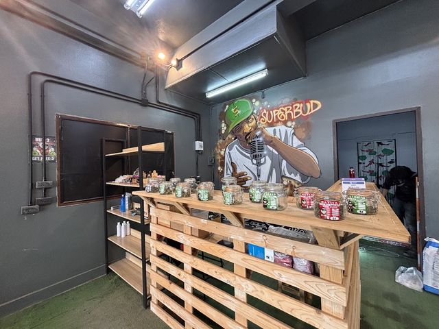 Weed shop Superbud nonghoi Dispensary 雜草商店 Marijuana конопля storefront