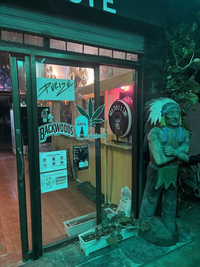 MEDELLÍN - Yes, we cannabis (420 weed shop 大麻 마리화나 марихуана) storefront