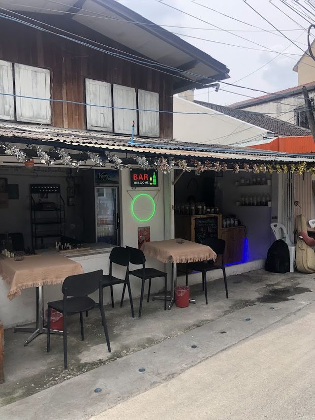 House of weed & bar storefront