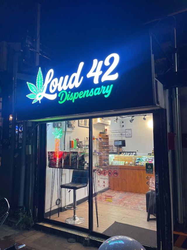 Loud 42 Cannabis Dispensary - Thapae Gate Chiang Mai(Weed Store)大麻店 storefront