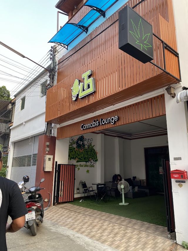 Top Genetics Weed Shop and Cannabis Dispensary storefront