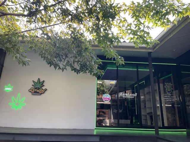 Zenleaf Dispensary(Phra Singh) storefront