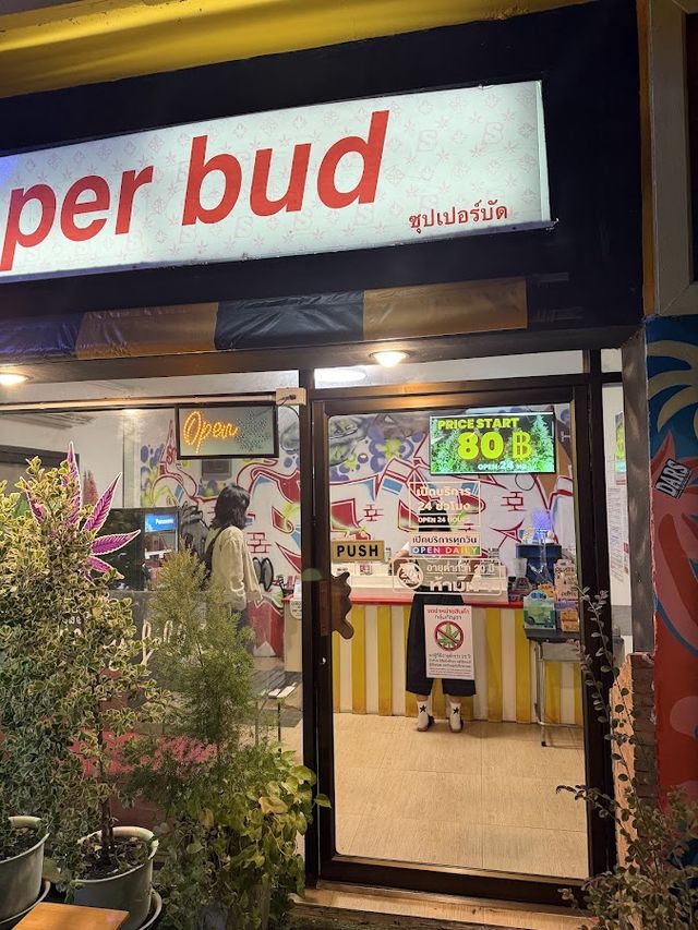Weed Shop Superbud @Chang Phueak Gate - Cannabis dispensary 大麻 конопля storefront