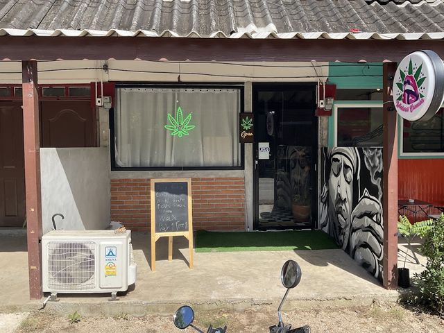 WeedWaii cannabis storefront