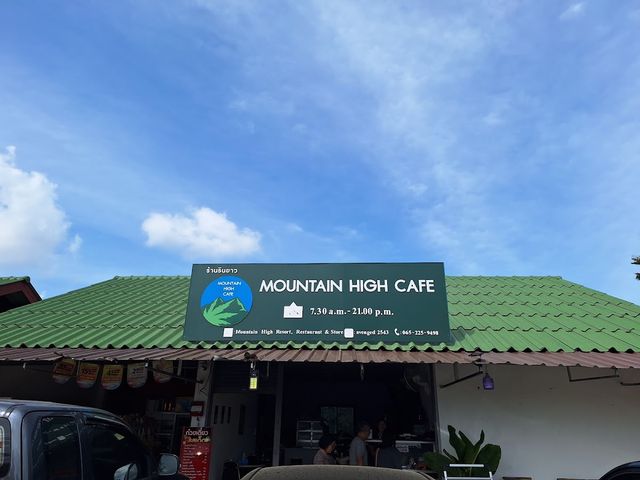 Mountain High Restaurant, Resort storefront