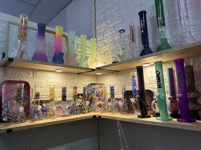 ร้านกัญชาสุพรรณบุรี 420 Exclusive cannabis shop suphanburi storefront