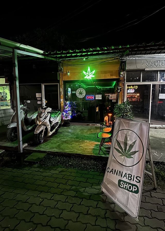 J.A.D CANNABIS SO HIGH storefront