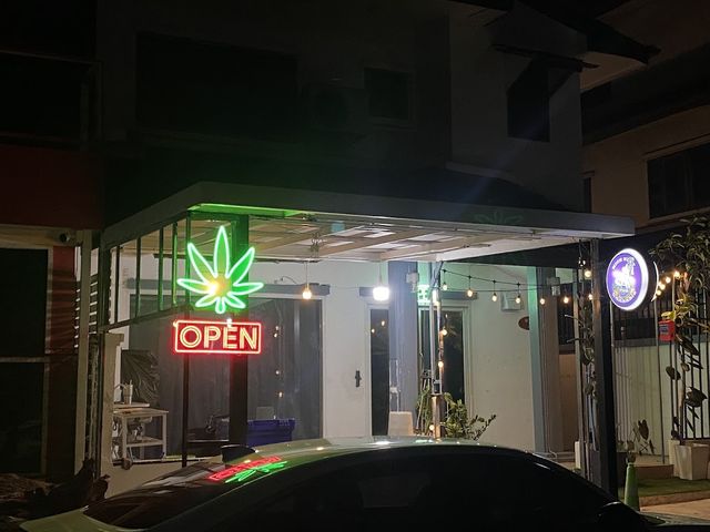 ร้านกัญชา High Hest Cannabis storefront