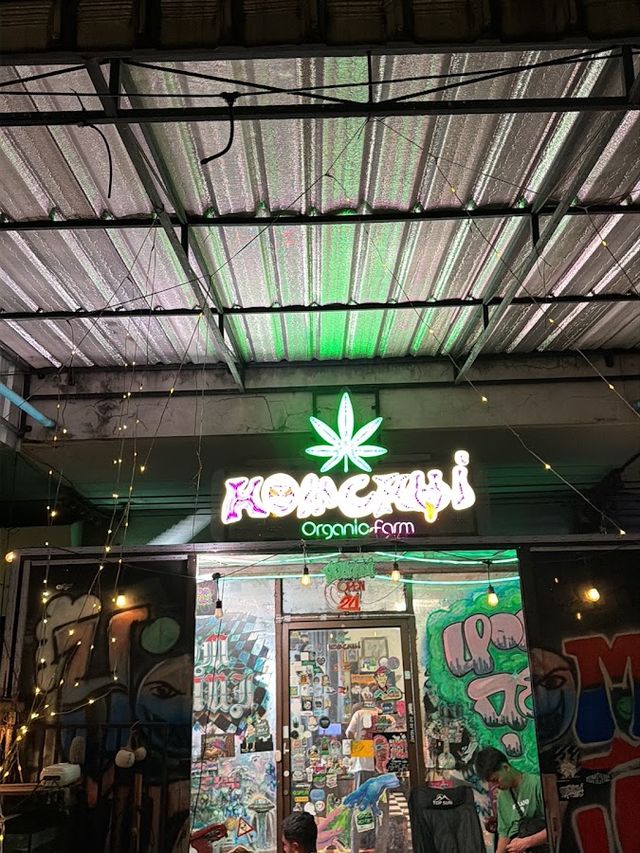 Homchui Organic Cannabis Store storefront